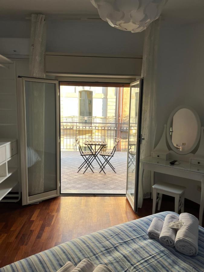 Umberto Street Hotel คาตาเนีย ภายนอก รูปภาพ